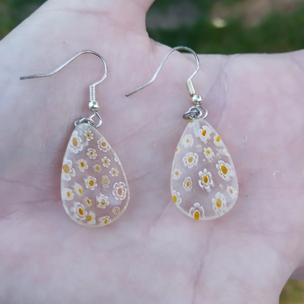 *Sale* New Pear Shape Yellow Millefiori Glass Earrings. - Picture 10 of 10